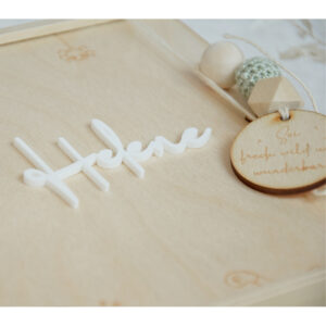 personalisierte Erinnerungskiste / Erinnerungsbox aus Holz und Acryl für Babys und größere Kinder mit Name