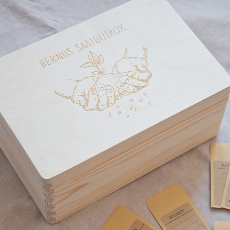 Saatgut-Box aus Holz, mit Lasergravur und Name personalisiert